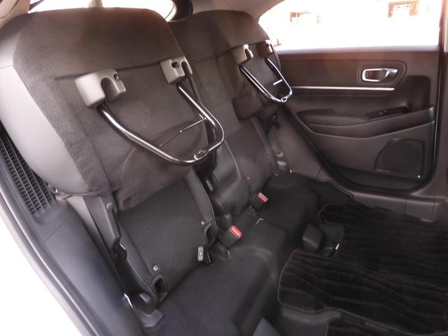 ヴェゼル ｅ：ＨＥＶＺ　ワンオーナー　９インチナビ　バックカメラ　ドラレコ　ＥＴＣ　渋滞追従クルーズ　Ｂｌｕｅｔｏｏｔｈ　障害物センサー　シートヒーター　ダウンヒルアシスト　ハンドルヒーター　本革巻ハンドル　オートハイビーム（46枚目）