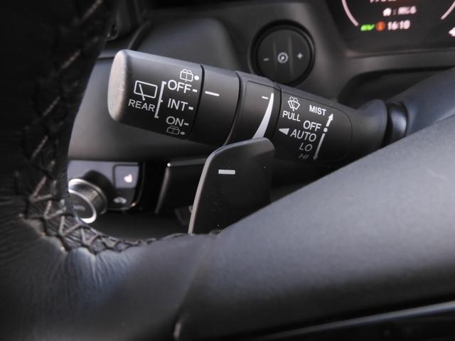 ヴェゼル ｅ：ＨＥＶＺ　ワンオーナー　９インチナビ　バックカメラ　ドラレコ　ＥＴＣ　渋滞追従クルーズ　Ｂｌｕｅｔｏｏｔｈ　障害物センサー　シートヒーター　ダウンヒルアシスト　ハンドルヒーター　本革巻ハンドル　オートハイビーム（56枚目）