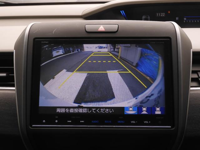 フリード Ｇ・ホンダセンシング　ワンオーナー車　純正ナビ（ＶＸＭ－１７５ＶＦＮｉ）　フルセグＴＶ　リアカメラ　ＥＴＣ（ナビ連動）　社外ドラレコ　衝突軽減ブレーキ　両側電動ドア　ウォークスルー　ＬＥＤオートライト　アイドリングストップ（4枚目）