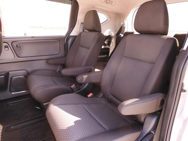 フリード Ｇ・ホンダセンシング　ワンオーナー車　７インチナビ（純正用品ＶＸＭ－２１４ＶＦｉ）　バックカメラ　社外ドラレコ　ＥＴＣ　両側電動スライドドア　シートヒーター　Ｂｌｕｅｔｏｏｔｈ　ＬＥＤオートライト　衝突被害軽減ブレーキ（10枚目）