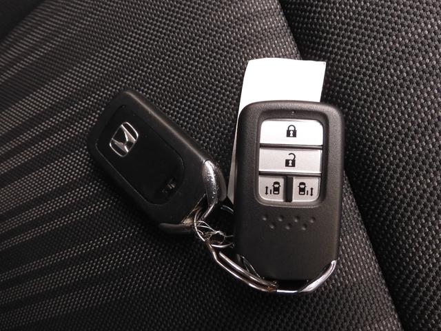 フリード Ｇ・ホンダセンシング　７インチナビ　バックカメラ　ＥＴＣ　アダプティブクルーズコントロール　両側電動スライドドア　ＣＤ　ＤＶＤ　Ｂｌｕｅｔｏｏｔｈ　ＬＥＤヘッドライト　衝突被害軽減ブレーキ　純正アルミホイール　禁煙車（18枚目）