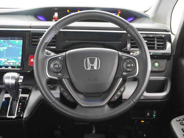 ステップワゴンスパーダ スパーダホンダセンシング 1年保証ナビDレコRカメETC両電扉BT地デジ アダプティブクルーズコントロール Bluetooth パドルシフト フルセグTV DVD再生 16インチ純正アルミホイール スペアキー有り LED(9枚目)