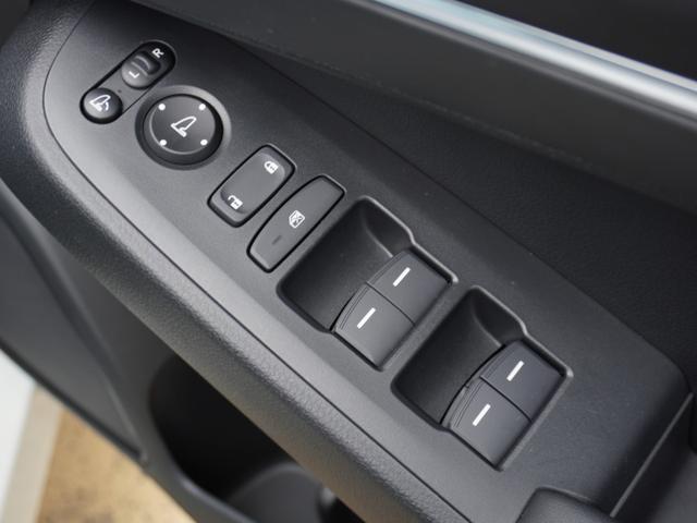 ヴェゼル e:HEVZ 4WD デモカー 9インチナビ(コネクトディスプレー) フルセグ 全周囲カメラ ETC シートヒーター 電動ゲート LEDオートライト 純正Fドラレコ 前後障害物センサー 衝突被害軽減ブレーキ 禁煙車(43枚目)