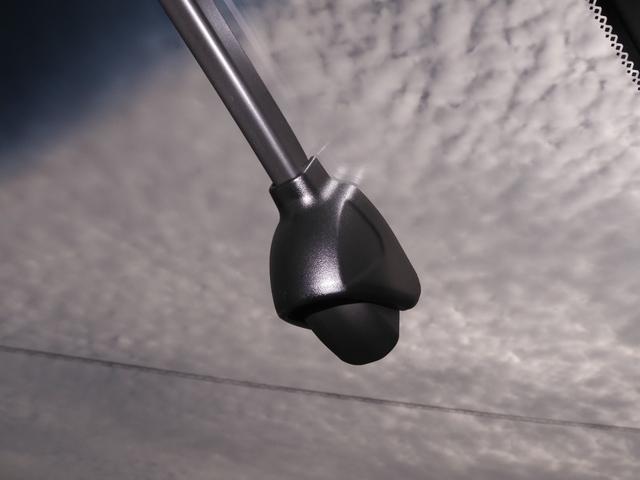 フィット ｅ：ＨＥＶネス　ワンオーナー　９インチナビ（ＶＸＵ－２１５ＦＴｉ）　フルセグ　バックカメラ　ＥＴＣ　スマートキー　ＬＥＤオートライト　オートハイビーム　前後ドラレコ　前後障害物センサー　衝突被害軽減ブレーキ（5枚目）