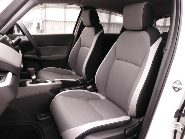 フィット ｅ：ＨＥＶネス　ワンオーナー　９インチナビ（ＶＸＵ－２１５ＦＴｉ）　フルセグ　バックカメラ　ＥＴＣ　スマートキー　ＬＥＤオートライト　オートハイビーム　前後ドラレコ　前後障害物センサー　衝突被害軽減ブレーキ（9枚目）