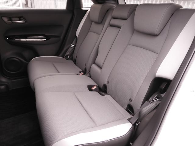 フィット ｅ：ＨＥＶネス　ワンオーナー　９インチナビ（ＶＸＵ－２１５ＦＴｉ）　フルセグ　バックカメラ　ＥＴＣ　スマートキー　ＬＥＤオートライト　オートハイビーム　前後ドラレコ　前後障害物センサー　衝突被害軽減ブレーキ（10枚目）