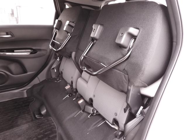 フィット ｅ：ＨＥＶネス　ワンオーナー　９インチナビ（ＶＸＵ－２１５ＦＴｉ）　フルセグ　バックカメラ　ＥＴＣ　スマートキー　ＬＥＤオートライト　オートハイビーム　前後ドラレコ　前後障害物センサー　衝突被害軽減ブレーキ（11枚目）