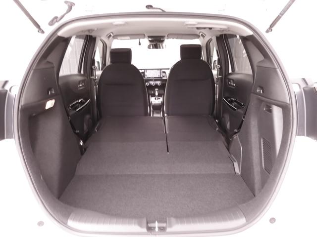 フィット ｅ：ＨＥＶネス　ワンオーナー　９インチナビ（ＶＸＵ－２１５ＦＴｉ）　フルセグ　バックカメラ　ＥＴＣ　スマートキー　ＬＥＤオートライト　オートハイビーム　前後ドラレコ　前後障害物センサー　衝突被害軽減ブレーキ（12枚目）