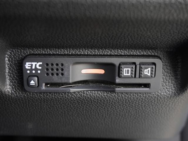 フリードハイブリッド ハイブリッド・Ｇホンダセンシング　ワンオーナー　９インチナビ　後席モニター　バックカメラ　ＥＴＣ　アダプティブクルーズコントロール　両側電動スライドドア　シートヒーター　Ｂｌｕｅｔｏｏｔｈ　ＬＥＤヘッドライト　禁煙車　スペアキー有り（6枚目）