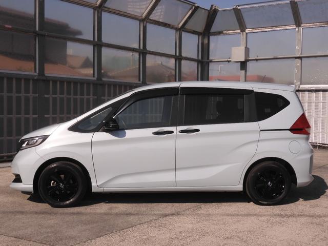 フリード Ｇブラックスタイル　ワンオーナー　９インチナビ　バックカメラ　アダプティブクルーズコントロール　両側電動スライドドア　シートヒーター　Ｂｌｕｅｔｏｏｔｈ　フルセグＴＶ　ＬＥＤヘッドライト　衝突被害軽減ブレーキ　禁煙車（15枚目）