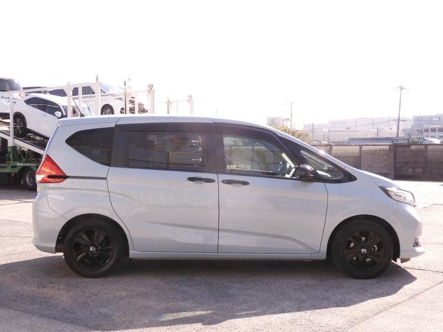 フリード Ｇブラックスタイル　ワンオーナー　９インチナビ　バックカメラ　アダプティブクルーズコントロール　両側電動スライドドア　シートヒーター　Ｂｌｕｅｔｏｏｔｈ　フルセグＴＶ　ＬＥＤヘッドライト　衝突被害軽減ブレーキ　禁煙車（28枚目）