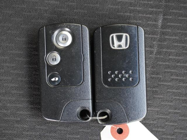 フリード ＧＨ　ワンオーナー　７インチナビ　フルセグＴＶ　バックカメラ　ＥＴＣ　片側電動両側スライドドア　Ｂｌｕｅｔｏｏｔｈ　電動格納ドアミラー　横滑り防止装置　禁煙車（19枚目）