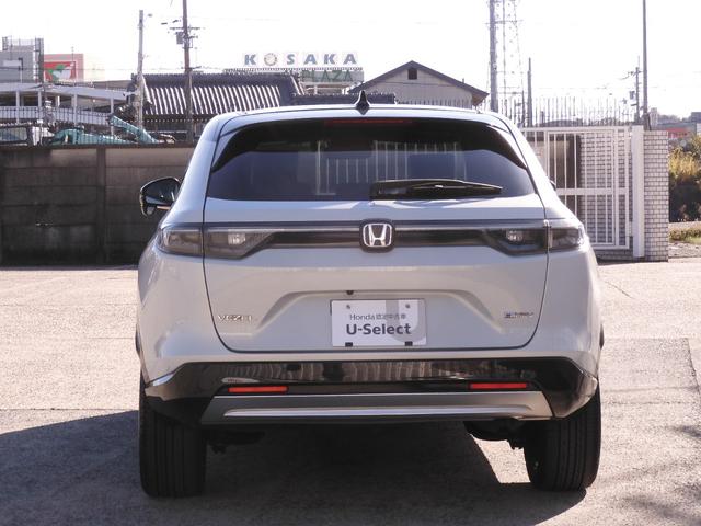 ヴェゼル ｅ：ＨＥＶＰＬａＹ　ワンオーナー　９インチナビ　全周囲カメラ　ＥＴＣ２．０　ガラスルーフ　渋滞追従クルーズ　シートヒーター　Ｂｌｕｅｔｏｏｔｈ　障害物センサー　減速セレクター　１８インチ純正アルミホイール　禁煙車（14枚目）