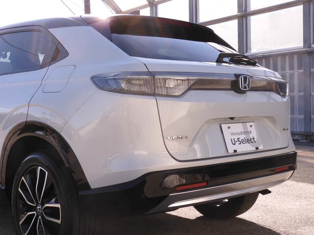 ヴェゼル ｅ：ＨＥＶＰＬａＹ　ワンオーナー　９インチナビ　全周囲カメラ　ＥＴＣ２．０　ガラスルーフ　渋滞追従クルーズ　シートヒーター　Ｂｌｕｅｔｏｏｔｈ　障害物センサー　減速セレクター　１８インチ純正アルミホイール　禁煙車（35枚目）