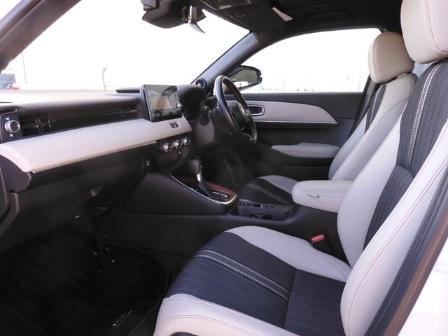 ヴェゼル ｅ：ＨＥＶＰＬａＹ　ワンオーナー　９インチナビ　全周囲カメラ　ＥＴＣ２．０　ガラスルーフ　渋滞追従クルーズ　シートヒーター　Ｂｌｕｅｔｏｏｔｈ　障害物センサー　減速セレクター　１８インチ純正アルミホイール　禁煙車（39枚目）