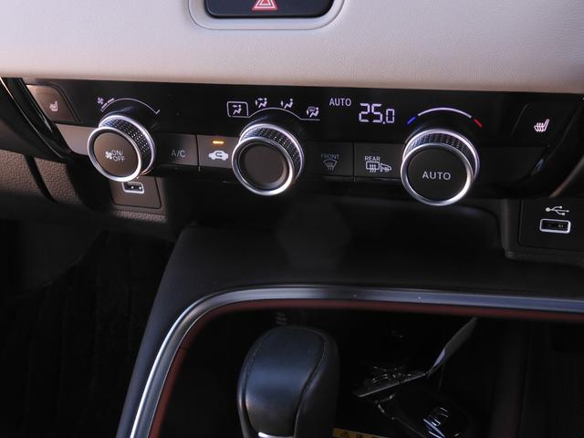 ヴェゼル ｅ：ＨＥＶＰＬａＹ　ワンオーナー　９インチナビ　全周囲カメラ　ＥＴＣ２．０　ガラスルーフ　渋滞追従クルーズ　シートヒーター　Ｂｌｕｅｔｏｏｔｈ　障害物センサー　減速セレクター　１８インチ純正アルミホイール　禁煙車（54枚目）