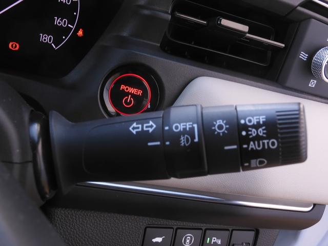 ヴェゼル ｅ：ＨＥＶＰＬａＹ　ワンオーナー　９インチナビ　全周囲カメラ　ＥＴＣ２．０　ガラスルーフ　渋滞追従クルーズ　シートヒーター　Ｂｌｕｅｔｏｏｔｈ　障害物センサー　減速セレクター　１８インチ純正アルミホイール　禁煙車（58枚目）