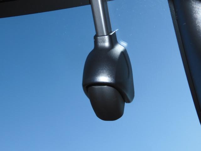 ヴェゼル ｅ：ＨＥＶＰＬａＹ　ワンオーナー　９インチナビ　全周囲カメラ　ＥＴＣ２．０　ガラスルーフ　渋滞追従クルーズ　シートヒーター　Ｂｌｕｅｔｏｏｔｈ　障害物センサー　減速セレクター　１８インチ純正アルミホイール　禁煙車（60枚目）