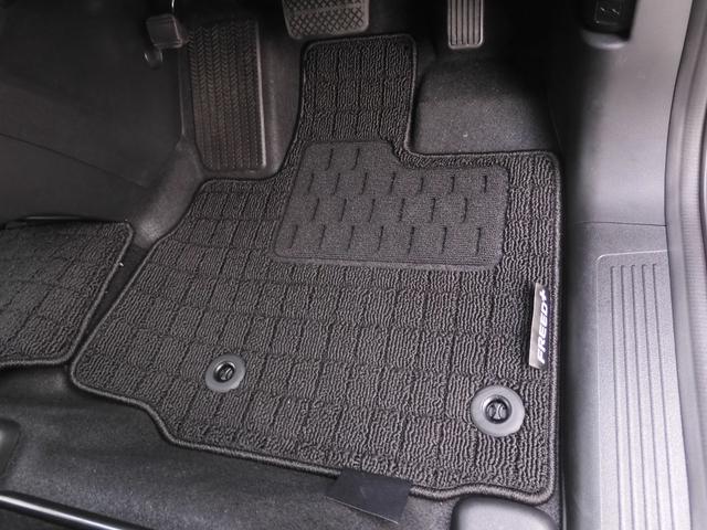 フリード＋ハイブリッド ハイブリッドＧ・ホンダセンシング　ワンオーナー　いまコレ＋新品マット付き　９インチナビ　バックカメラ　ドラレコ　ＥＴＣ　アダプティブクルーズコントロール　両側電動スライドドア　シートヒーター　ＬＥＤヘッドライト　フルセグＴＶ　禁煙車（3枚目）