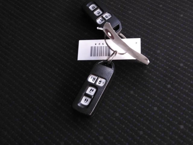 Ｎ－ＢＯＸ ＧＳＳパッケージ　７インチナビ　ＥＴＣ　両側電動スライドドア　衝突被害軽減ブレーキ　スマートキー　スペアキー有　オートエアコン　アイドリングストップ　純正アルミホイール　盗難防止装置　電動格納ドアミラー　禁煙車（20枚目）