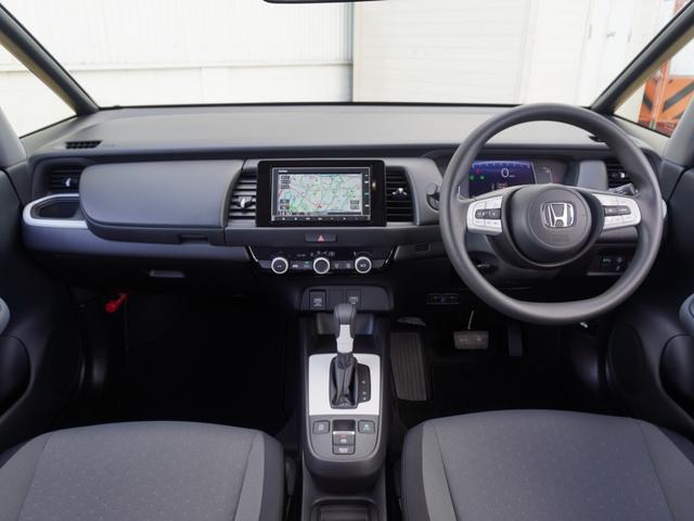 フィット ベーシック　ワンオーナー　７インチナビ　バックカメラ　ドラレコ　ＥＴＣ　アダプティブクルーズコントロール　Ｂｌｕｅｔｏｏｔｈ　ＵＳＢ入力端子　衝突被害軽減ブレーキ　障害物センサー　スマートキー　スペアキー有（9枚目）