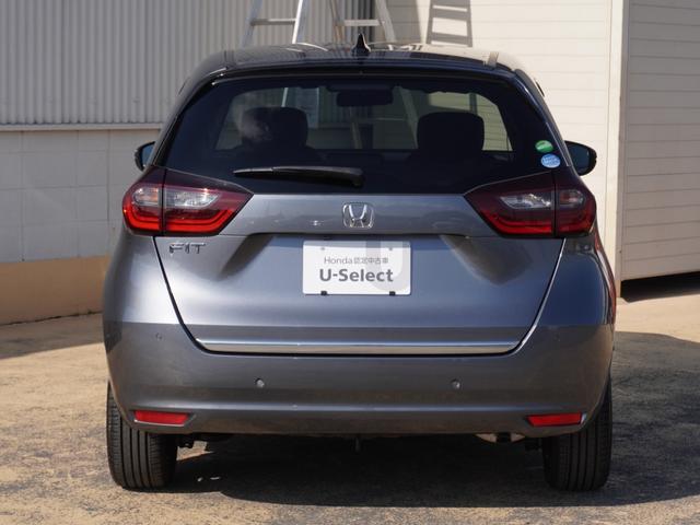 フィット リュクス　ワンオーナー車　９インチナビ（純正用品ＶＸＵ－２１５ＦＴｉ）　バックカメラ　ＥＴＣ　シートヒーター　Ｂｌｕｅｔｏｏｔｈ　ＵＳＢ入力端子　ＬＥＤオートライト　衝突被害軽減ブレーキ　障害物センサー（12枚目）