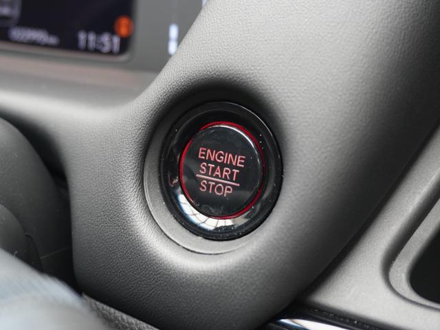 フィット リュクス　ワンオーナー車　９インチナビ（純正用品ＶＸＵ－２１５ＦＴｉ）　バックカメラ　ＥＴＣ　シートヒーター　Ｂｌｕｅｔｏｏｔｈ　ＵＳＢ入力端子　ＬＥＤオートライト　衝突被害軽減ブレーキ　障害物センサー（20枚目）