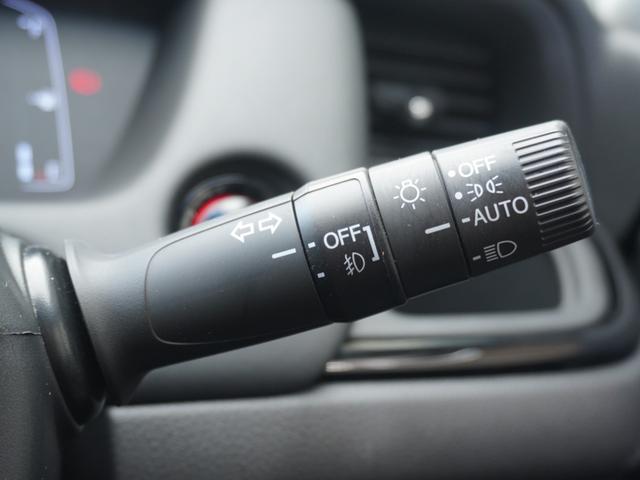 フィット リュクス　ワンオーナー車　９インチナビ（純正用品ＶＸＵ－２１５ＦＴｉ）　バックカメラ　ＥＴＣ　シートヒーター　Ｂｌｕｅｔｏｏｔｈ　ＵＳＢ入力端子　ＬＥＤオートライト　衝突被害軽減ブレーキ　障害物センサー（50枚目）