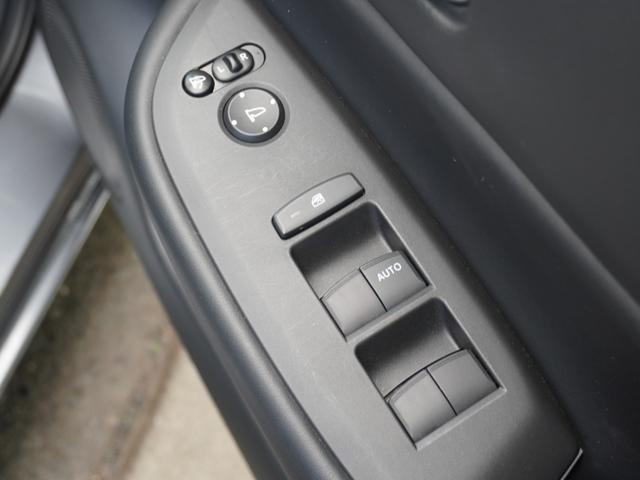 フィット リュクス　ワンオーナー車　９インチナビ（純正用品ＶＸＵ－２１５ＦＴｉ）　バックカメラ　ＥＴＣ　シートヒーター　Ｂｌｕｅｔｏｏｔｈ　ＵＳＢ入力端子　ＬＥＤオートライト　衝突被害軽減ブレーキ　障害物センサー（57枚目）