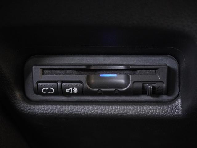 フィット １３Ｇ・Ｌパッケージ　ワンオーナー　バックカメラ　ＥＴＣ　クルーズコントロール　Ｂｌｕｅｔｏｏｔｈ　ＬＥＤヘッドライト　衝突被害軽減ブレーキ　スマートキー　スペアキー有　オートエアコン　ＣＤ　ＤＶＤ　アイドリングストップ（5枚目）