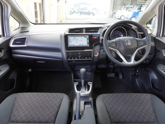 フィット １３Ｇ・Ｌパッケージ　ワンオーナー　バックカメラ　ＥＴＣ　クルーズコントロール　Ｂｌｕｅｔｏｏｔｈ　ＬＥＤヘッドライト　衝突被害軽減ブレーキ　スマートキー　スペアキー有　オートエアコン　ＣＤ　ＤＶＤ　アイドリングストップ（7枚目）