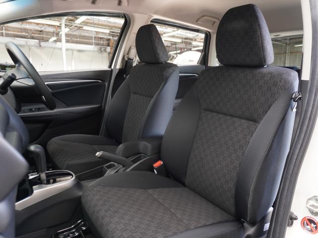 フィット １３Ｇ・Ｌパッケージ　ワンオーナー　バックカメラ　ＥＴＣ　クルーズコントロール　Ｂｌｕｅｔｏｏｔｈ　ＬＥＤヘッドライト　衝突被害軽減ブレーキ　スマートキー　スペアキー有　オートエアコン　ＣＤ　ＤＶＤ　アイドリングストップ（8枚目）