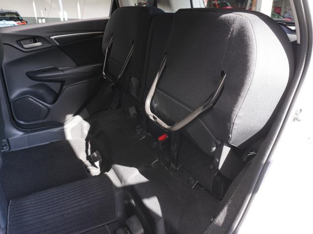 フィット １３Ｇ・Ｌパッケージ　ワンオーナー　バックカメラ　ＥＴＣ　クルーズコントロール　Ｂｌｕｅｔｏｏｔｈ　ＬＥＤヘッドライト　衝突被害軽減ブレーキ　スマートキー　スペアキー有　オートエアコン　ＣＤ　ＤＶＤ　アイドリングストップ（10枚目）