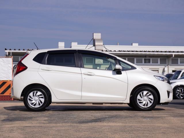 フィット １３Ｇ・Ｌパッケージ　ワンオーナー　バックカメラ　ＥＴＣ　クルーズコントロール　Ｂｌｕｅｔｏｏｔｈ　ＬＥＤヘッドライト　衝突被害軽減ブレーキ　スマートキー　スペアキー有　オートエアコン　ＣＤ　ＤＶＤ　アイドリングストップ（27枚目）