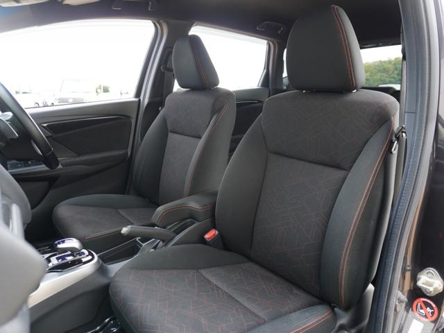 フィットハイブリッド Ｓパッケージ　８インチナビ　バックカメラ　ＥＴＣ１．０　クルーズコントロール　Ｂｌｕｅｔｏｏｔｈ　ＬＥＤヘッドライト　衝突被害軽減ブレーキ　純正アルミホイール　パドルシフト　スマートキー（8枚目）