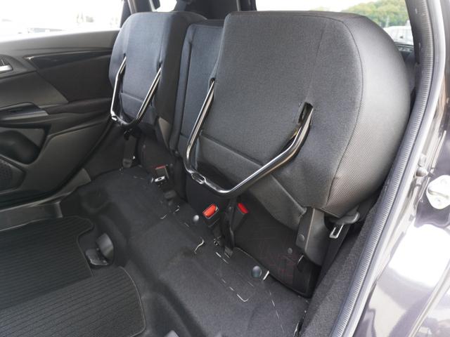 フィットハイブリッド Ｓパッケージ　８インチナビ　バックカメラ　ＥＴＣ１．０　クルーズコントロール　Ｂｌｕｅｔｏｏｔｈ　ＬＥＤヘッドライト　衝突被害軽減ブレーキ　純正アルミホイール　パドルシフト　スマートキー（10枚目）