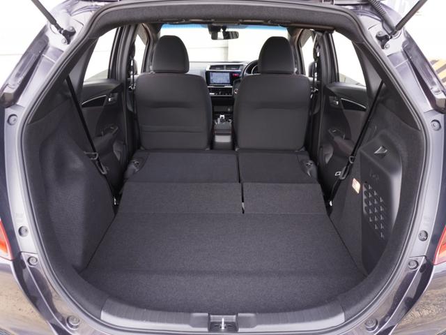 フィットハイブリッド Ｓパッケージ　８インチナビ　バックカメラ　ＥＴＣ１．０　クルーズコントロール　Ｂｌｕｅｔｏｏｔｈ　ＬＥＤヘッドライト　衝突被害軽減ブレーキ　純正アルミホイール　パドルシフト　スマートキー（11枚目）