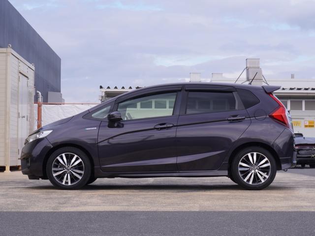 フィットハイブリッド Ｓパッケージ　８インチナビ　バックカメラ　ＥＴＣ１．０　クルーズコントロール　Ｂｌｕｅｔｏｏｔｈ　ＬＥＤヘッドライト　衝突被害軽減ブレーキ　純正アルミホイール　パドルシフト　スマートキー（15枚目）