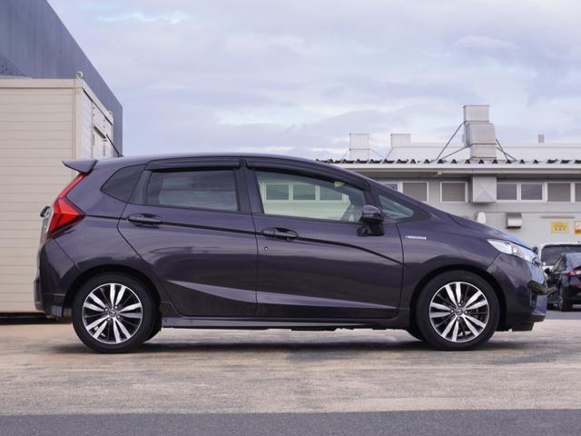 フィットハイブリッド Ｓパッケージ　８インチナビ　バックカメラ　ＥＴＣ１．０　クルーズコントロール　Ｂｌｕｅｔｏｏｔｈ　ＬＥＤヘッドライト　衝突被害軽減ブレーキ　純正アルミホイール　パドルシフト　スマートキー（27枚目）