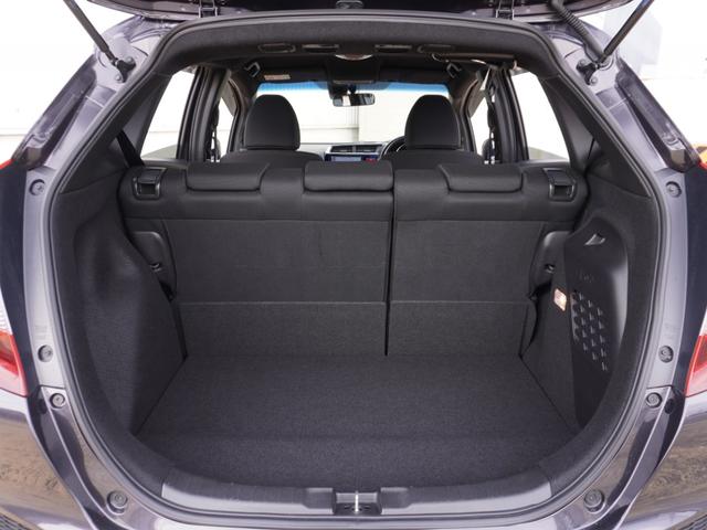 フィットハイブリッド Ｓパッケージ　８インチナビ　バックカメラ　ＥＴＣ１．０　クルーズコントロール　Ｂｌｕｅｔｏｏｔｈ　ＬＥＤヘッドライト　衝突被害軽減ブレーキ　純正アルミホイール　パドルシフト　スマートキー（56枚目）