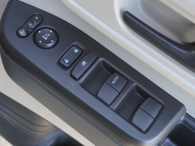 N-BOX ファッションスタイル デモカー 9インチナビ バックカメラ ドラレコ ETC 渋滞追従クルーズコントロール 両側電動スライドドア シートヒーター Bluetooth LEDヘッドライト 衝突被害軽減ブレーキ 禁煙車(44枚目)