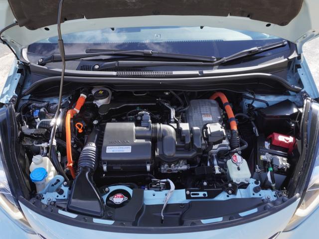 フィット ｅ：ＨＥＶクロスター　９インチナビ　バックカメラ　ドラレコ　ＥＴＣ　アダプティブクルーズコントロール　Ｂｌｕｅｔｏｏｔｈ　ＵＳＢ入力端子　ＬＥＤヘッドライト　衝突被害軽減ブレーキ　障害物センサー　純正アルミホイール　禁煙車（20枚目）