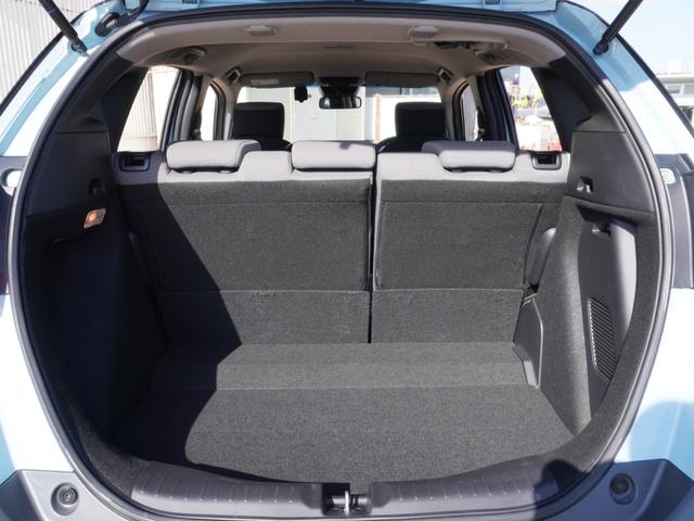 フィット ｅ：ＨＥＶクロスター　９インチナビ　バックカメラ　ドラレコ　ＥＴＣ　アダプティブクルーズコントロール　Ｂｌｕｅｔｏｏｔｈ　ＵＳＢ入力端子　ＬＥＤヘッドライト　衝突被害軽減ブレーキ　障害物センサー　純正アルミホイール　禁煙車（41枚目）