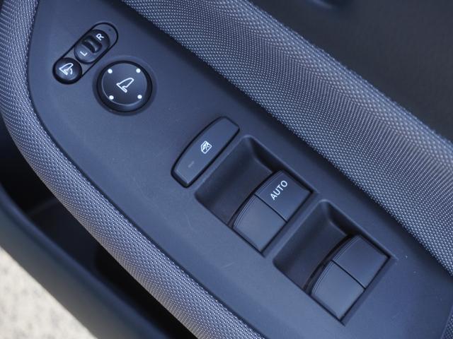 フィット ｅ：ＨＥＶクロスター　９インチナビ　バックカメラ　ドラレコ　ＥＴＣ　アダプティブクルーズコントロール　Ｂｌｕｅｔｏｏｔｈ　ＵＳＢ入力端子　ＬＥＤヘッドライト　衝突被害軽減ブレーキ　障害物センサー　純正アルミホイール　禁煙車（46枚目）