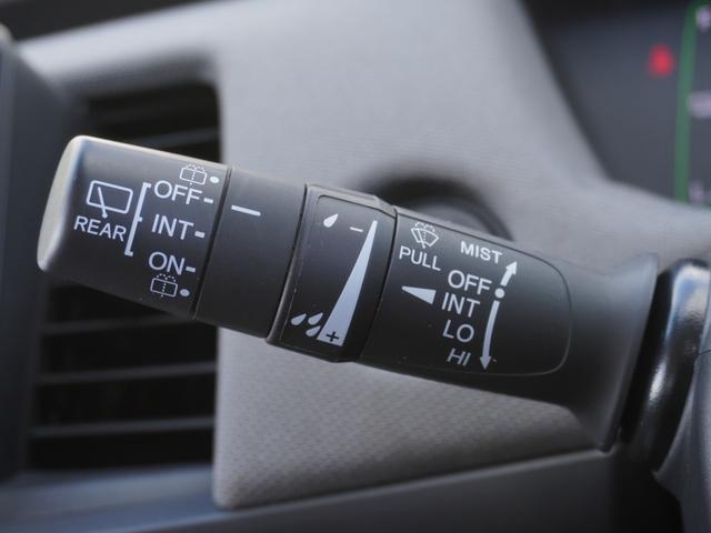 フィット ｅ：ＨＥＶクロスター　９インチナビ　バックカメラ　ドラレコ　ＥＴＣ　アダプティブクルーズコントロール　Ｂｌｕｅｔｏｏｔｈ　ＵＳＢ入力端子　ＬＥＤヘッドライト　衝突被害軽減ブレーキ　障害物センサー　純正アルミホイール　禁煙車（49枚目）