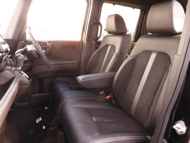 ◆運転席と助手席は足元が繋がっているので自由に行き来しやすいので駐車場が狭いときでも助手席側からスムーズに乗り降りできて便利！