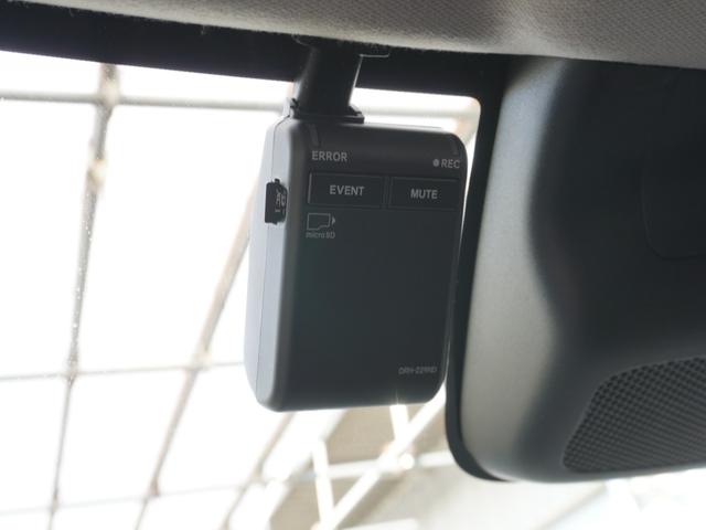 ヴェゼル ｅ：ＨＥＶＸ・ＨｕＮＴパッケージ　デモカー　９インチナビ　バックカメラ　ドラレコ　ＥＴＣ　渋滞追従クルーズコントロール　Ｂｌｕｅｔｏｏｔｈ　ＵＳＢ入力端子　ＬＥＤヘッドライト　衝突被害軽減ブレーキ　純正アルミホイール　禁煙車（5枚目）