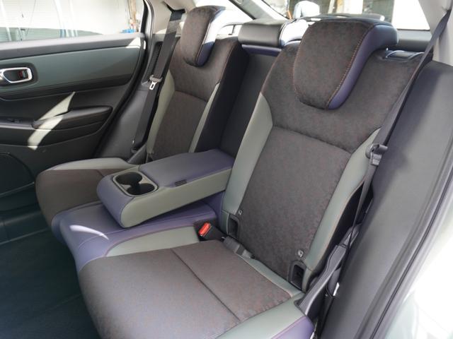 ヴェゼル ｅ：ＨＥＶＸ・ＨｕＮＴパッケージ　デモカー　９インチナビ　バックカメラ　ドラレコ　ＥＴＣ　渋滞追従クルーズコントロール　Ｂｌｕｅｔｏｏｔｈ　ＵＳＢ入力端子　ＬＥＤヘッドライト　衝突被害軽減ブレーキ　純正アルミホイール　禁煙車（10枚目）