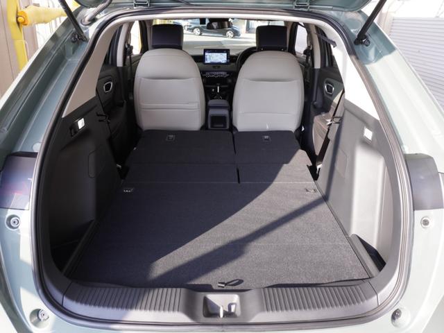 ヴェゼル ｅ：ＨＥＶＸ・ＨｕＮＴパッケージ　デモカー　９インチナビ　バックカメラ　ドラレコ　ＥＴＣ　渋滞追従クルーズコントロール　Ｂｌｕｅｔｏｏｔｈ　ＵＳＢ入力端子　ＬＥＤヘッドライト　衝突被害軽減ブレーキ　純正アルミホイール　禁煙車（12枚目）