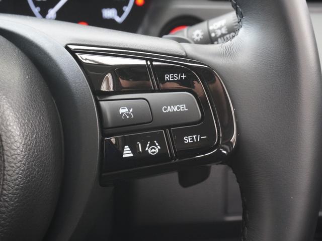 ヴェゼル ｅ：ＨＥＶＸ・ＨｕＮＴパッケージ　デモカー　９インチナビ　バックカメラ　ドラレコ　ＥＴＣ　渋滞追従クルーズコントロール　Ｂｌｕｅｔｏｏｔｈ　ＵＳＢ入力端子　ＬＥＤヘッドライト　衝突被害軽減ブレーキ　純正アルミホイール　禁煙車（17枚目）